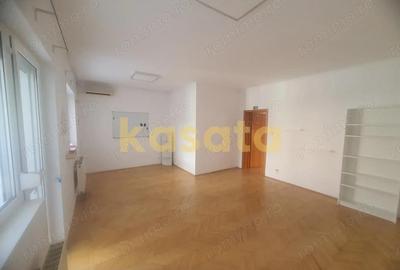 Casă cu 6 camere cu Teren 220 Mp în Central - 1