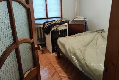 Apartament cu 4 camere decomandat în Micro 3 - 6