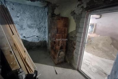 Casă cu 10 camere cu Teren 270 Mp în Oravița - 1
