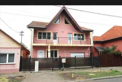 Casă cu Teren 400 Mp în Mircea cel Bătrân - 1