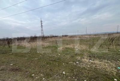 Teren de 2022 mp, în Central - 3