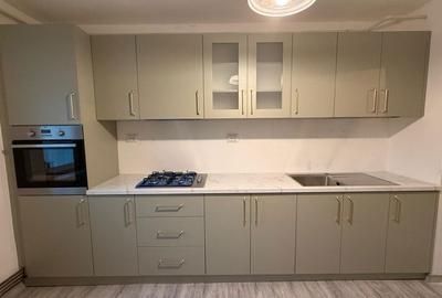 Apartament cu 3 camere decomandat în Coman - 1