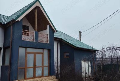 Casă cu 4 camere cu Teren 450 Mp în Central