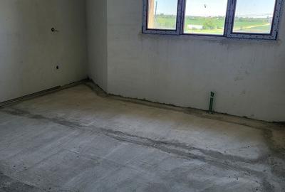 Casă cu 4 camere în Piscu