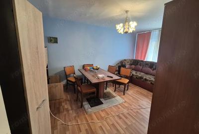 Vand apartament 3 camere Micro 4 - 5