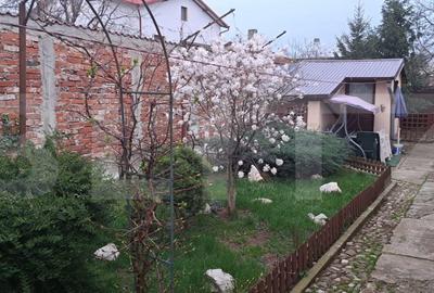 Casă cu 5 camere cu Teren 353 Mp în Republicii - 3