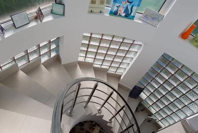 Casă cu 4 camere în Central