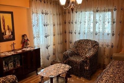 Vând apartament ultracentral,  lângă Primărie, 3 camere, decomandat, 2 balcoane - 4