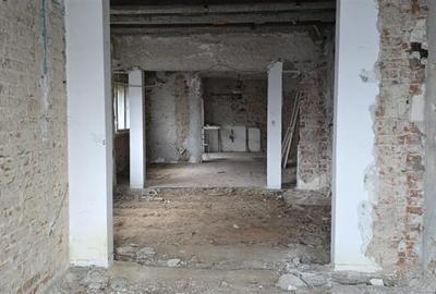 Casă cu 7 camere cu Teren 176 Mp în Pantelimon - 2