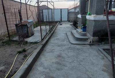 Casă cu Teren 690 Mp în Central - 2