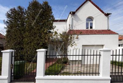 Casă individuală cu 6 camere cu Canalizare în Girocului - 1
