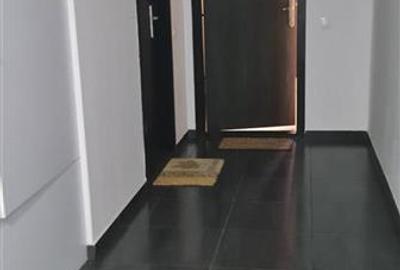 Apartament cu 2 camere decomandat, mobilat în Intim