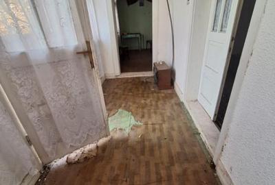 Casa batraneasca de vanzare Comane?ti, cartier St - 5