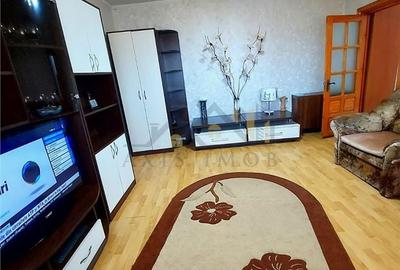 Apartament cu 3 camere semidecomandat în Micro 3 - 4