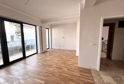 Apartament cu 3 camere în Tei - 10