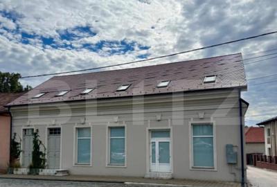 Casă cu 4 camere cu Teren 200 Mp în Central - 2