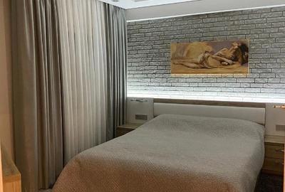 Apartament cu 2 camere decomandat în Take Ionescu