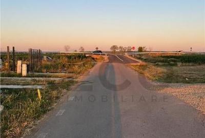 Teren de 2303 mp, în Cheriu - 2