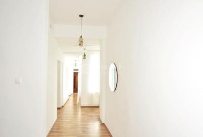 Apartament cu 3 camere semidecomandat, mobilat în Central - 9