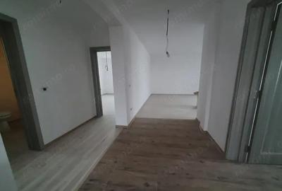 Casă cu 4 camere cu Teren 550 Mp în Ciolpani - 2