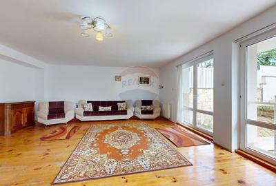 Casă individuală cu 10 camere cu Teren 710 Mp în Central - 9