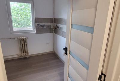 Apartament cu 2 camere decomandat în Democrației