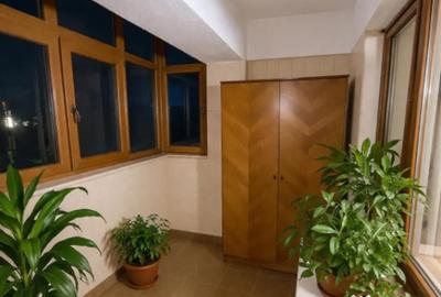 Apartament cu 4 camere decomandat în Calea București - 1