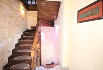 Casă individuală cu 6 camere cu Canalizare în Parcul Carol - 8