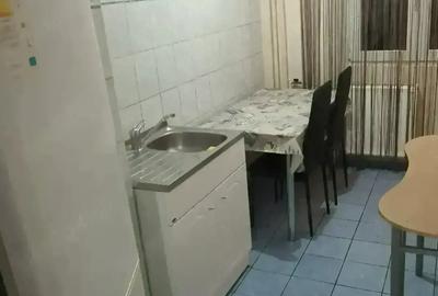 Garsonieră decomandată în Rovine - 2