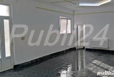 Spațiu comercial, de 50 mp, în Central - 7