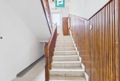 Casă individuală cu 12 camere cu Canalizare în Băile 1 Mai - 6