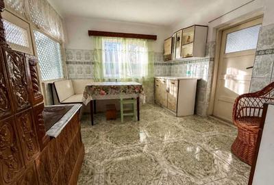 Casă cu 4 camere în Poienarii-Rali - 2