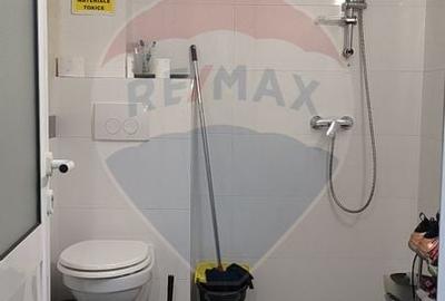 Spațiu comercial, de 202.35000610352 mp, în Central - 30