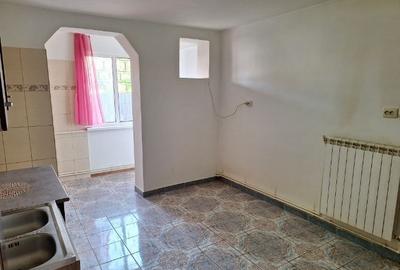 Apartament cu 3 camere semidecomandat în Dărmănești - 4