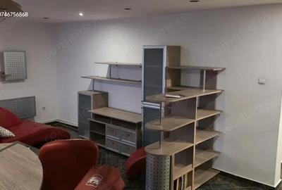 Apartament cu 3 camere decomandat în Micro 6 - 8