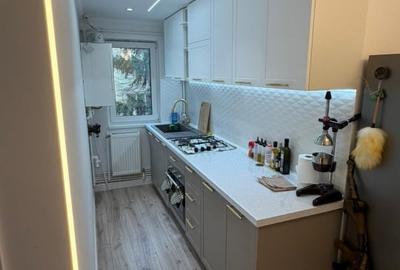 Apartament cu 3 camere semidecomandat în Tomis Nord - 4