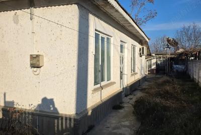 Casă cu Teren 400 Mp în Central - 1