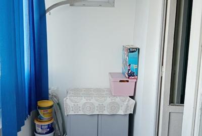 Proprietar Vând apart 2 camere decomandat zona Titan - 8
