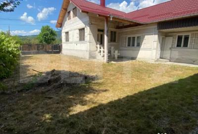 Casă cu 4 camere cu Teren 639 Mp în Central - 2