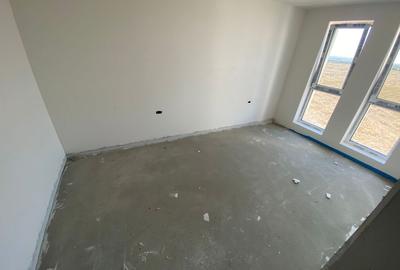 Nou. Etaj intermediar. Spatios - 6