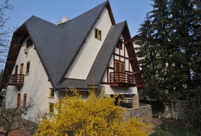 Vila de pe cărțile poștale - 10