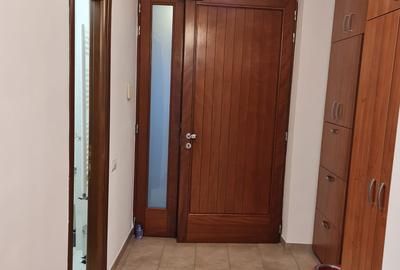 Casă cu 5 camere cu Canalizare în Central - 2