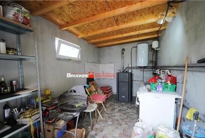 Sanmartin - Vila cu 3 apartamente si potential de - 5