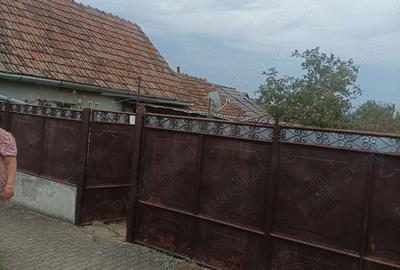 Casă cu 2 camere cu Teren 1100 Mp în Curtici - 2