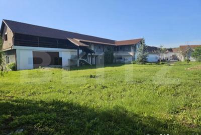 Casă cu 7 camere cu Teren 2828 Mp în Central - 10