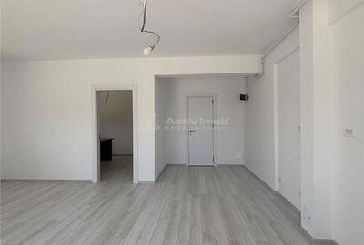 Spațiu comercial, de 45 mp, în Central - 3