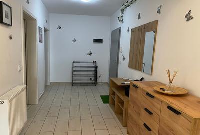 Apartament cu 2 camere decomandat în Tractorul - 7