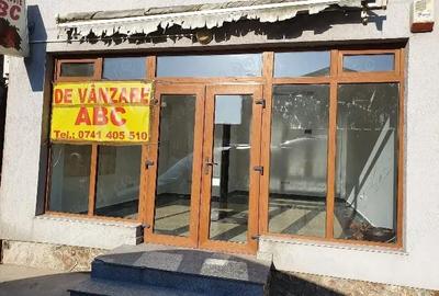 Spațiu comercial, de 30 mp, în Central - 4