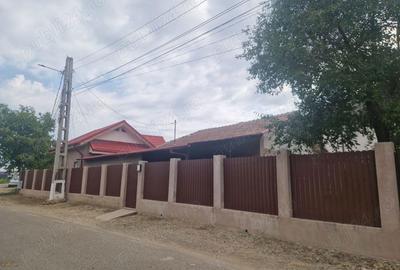 Casă cu 4 camere în Mărăcineni - 1