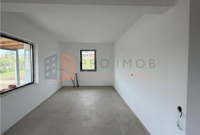 Casă individuală cu 4 camere cu Canalizare în Merei - 17